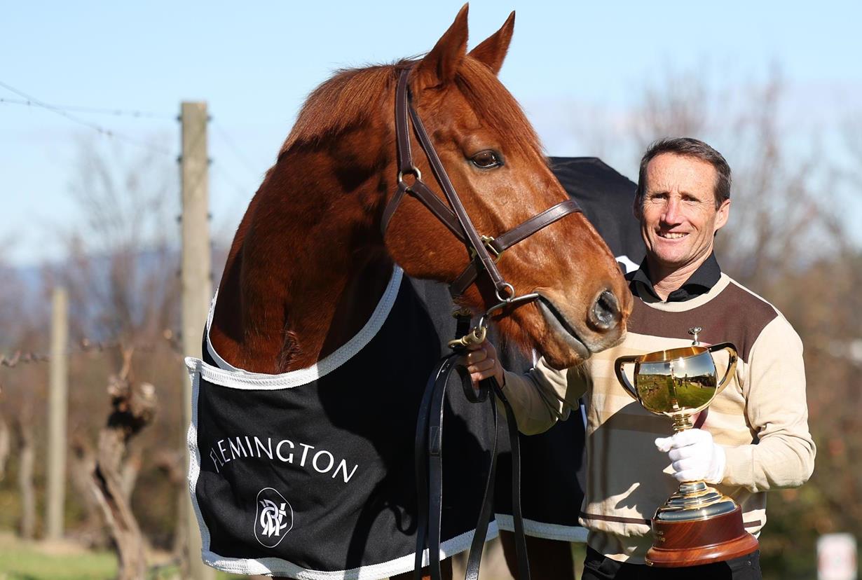 VOW WOWS ON MELBOURNE CUP TOUR